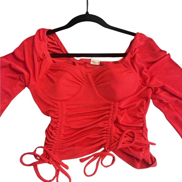 No Boundaries Juniors' Ruched Peasant Top - Picture 8 of 16